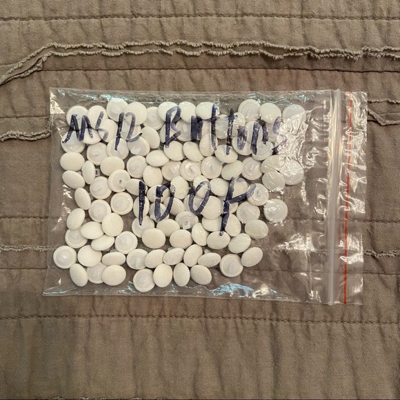 100 White Fabric Wedding Dress Buttons - Picture 2 of 3